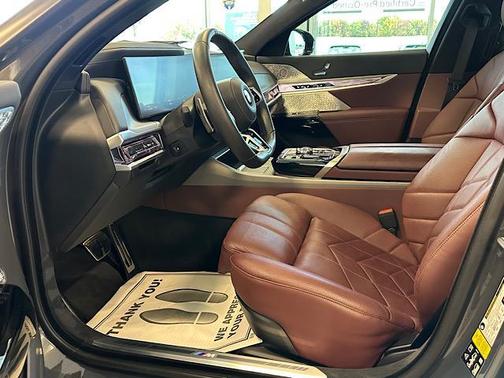 2023 BMW 760 760i xDrive