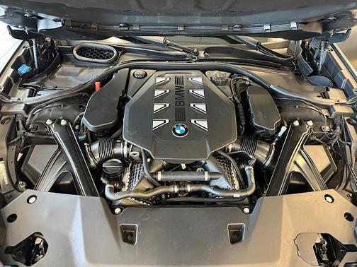 2023 BMW 760 760i xDrive