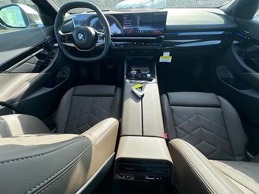 2026 BMW 530 i xDrive