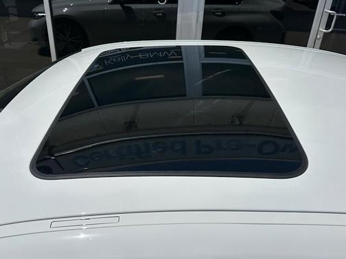 Alpine White 2024 BMW 330 i xDrive