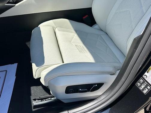 Black Sapphire Metallic 2026 BMW 530 i xDrive