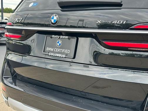 Black Sapphire Metallic 2023 BMW X7 xDrive40i