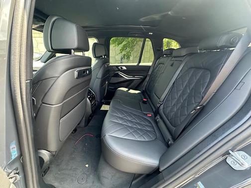 Gray Metallic 2026 BMW X5 xDrive40i