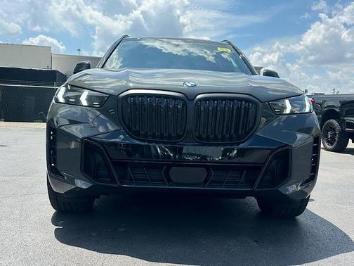 Gray Metallic 2026 BMW X5 xDrive40i