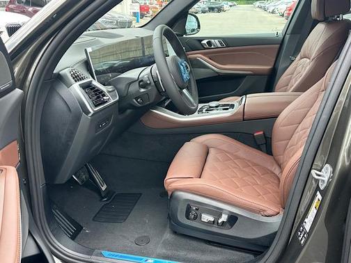 Manhattan Green Metallic 2026 BMW X5 xDrive40i