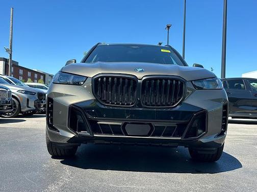 Manhattan Green Metallic 2026 BMW X5 PHEV xDrive50e