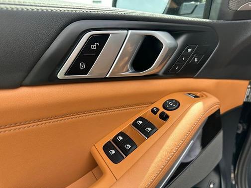 Black Sapphire Metallic 2024 BMW X5 PHEV xDrive50e