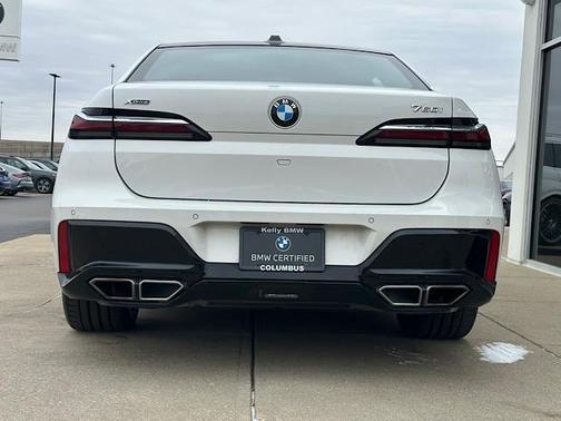 2023 BMW 760 760i xDrive