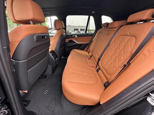 Black Sapphire Metallic 2026 BMW X5 PHEV xDrive50e