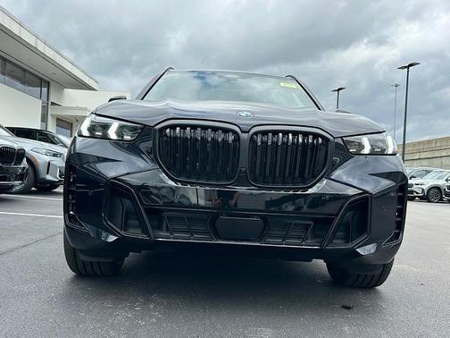Carbon Black Metallic 2026 BMW X5 xDrive40i
