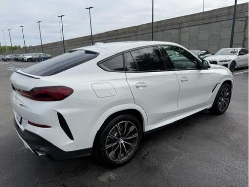 Alpine White 2026 BMW X6 xDrive40i
