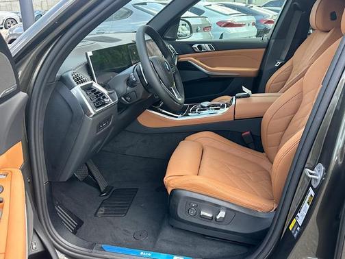Manhattan Green Metallic 2026 BMW X5 PHEV xDrive50e