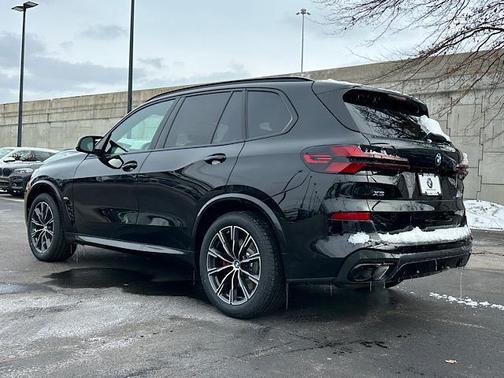 2026 BMW X5 M60i