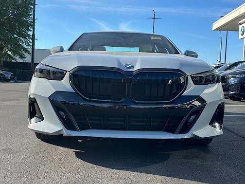 2026 BMW i5 xDrive40