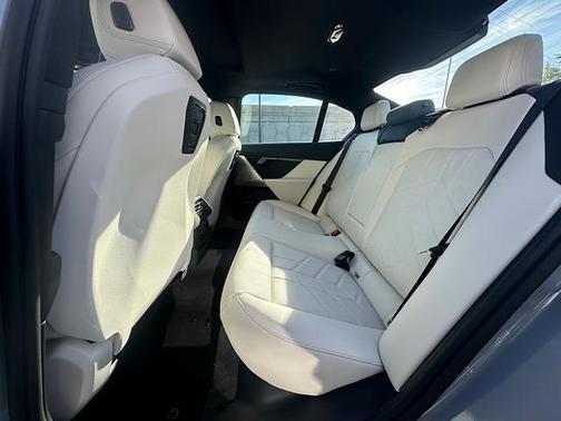 2026 BMW i5 xDrive40