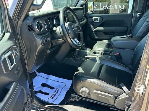 Granite Crystal Clearcoat Metallic 2022 Jeep Wrangler Unlimited Sahara