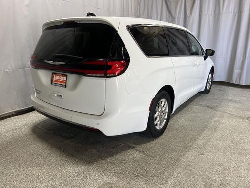 Bright White Clearcoat 2024 Chrysler Pacifica Touring L