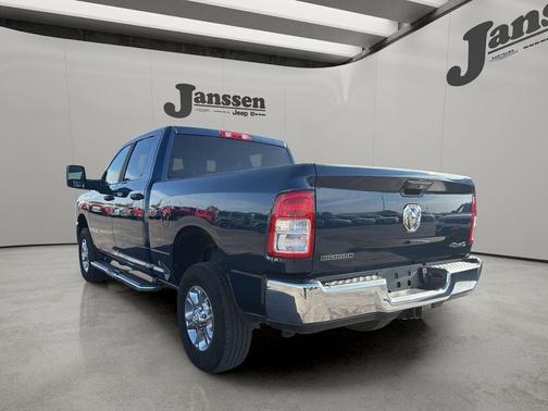 Patriot Blue Pearlcoat 2024 RAM 2500 Big Horn Crew Cab 4x4 6'4' Box