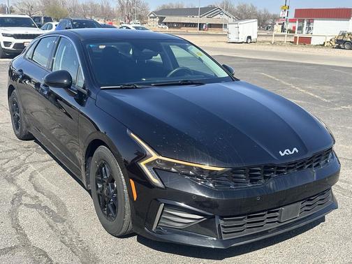 Aurora Black Pearl 2025 Kia K5 LXS