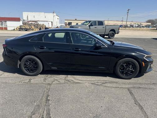 Aurora Black Pearl 2025 Kia K5 LXS