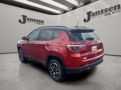 Red Hot Pearlcoat 2025 Jeep Compass Trailhawk
