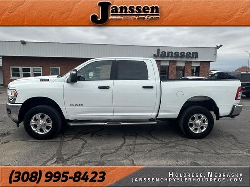 Bright White Clearcoat 2024 RAM 2500 Big Horn Crew Cab 4x4 6'4' Box