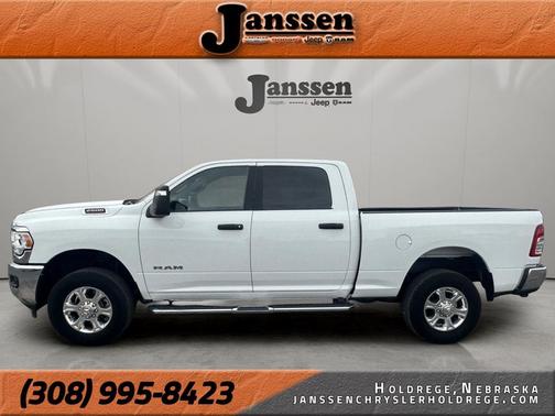 Bright White Clearcoat 2024 RAM 2500 Big Horn Crew Cab 4x4 6'4' Box