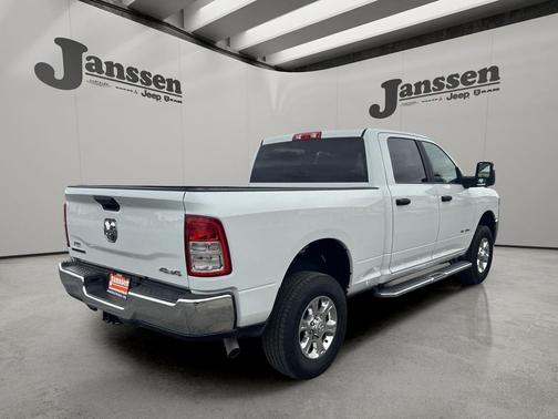 Bright White Clearcoat 2024 RAM 2500 Big Horn Crew Cab 4x4 6'4' Box