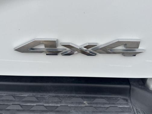 Bright White Clearcoat 2024 RAM 2500 Big Horn Crew Cab 4x4 6'4' Box