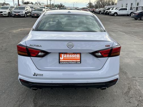 2024 Nissan Altima SR FWD