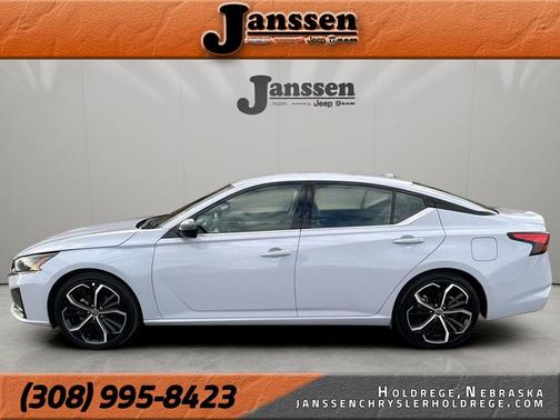 2024 Nissan Altima SR FWD