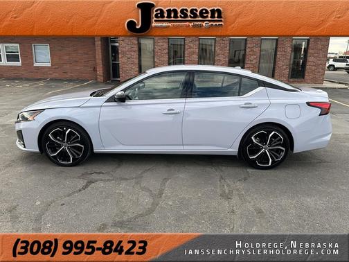 2024 Nissan Altima SR FWD