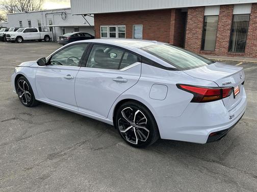 2024 Nissan Altima SR FWD