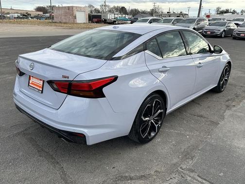 2024 Nissan Altima SR FWD