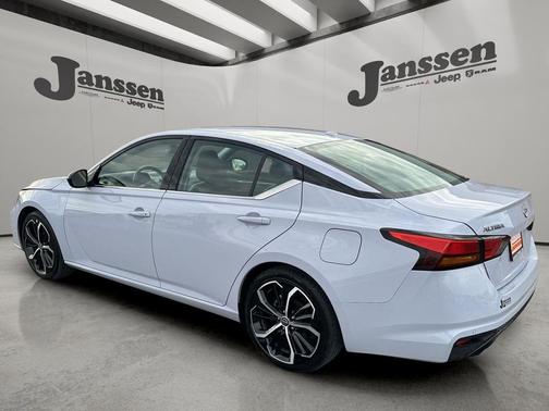 2024 Nissan Altima SR FWD