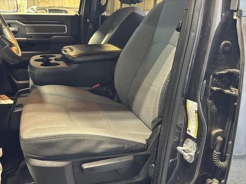 2022 RAM 2500 Big Horn Crew Cab 4x4 6'4' Box
