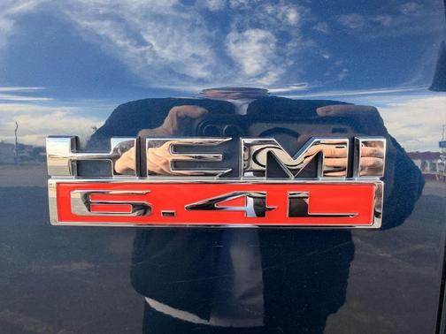 2022 RAM 2500 Laramie Crew Cab 4x4 6'4' Box