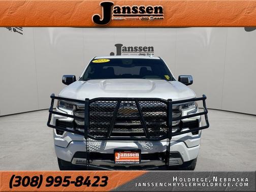 Iridescent Pearl Tricoat 2022 Chevrolet Silverado 1500 High Country