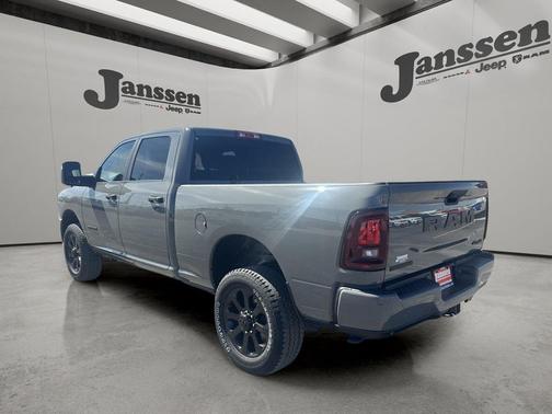 Ceramic Gray Clearcoat 2026 RAM 2500 Big Horn Crew Cab 4x4 6'4' Box