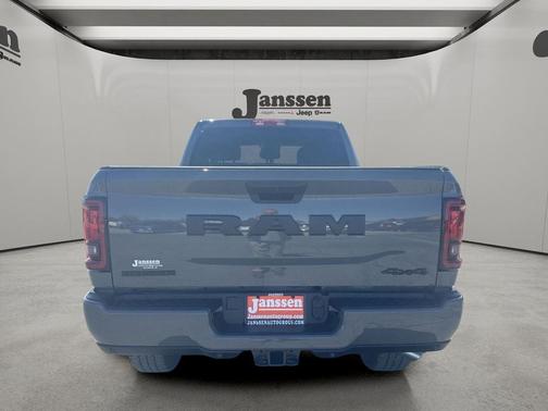 Ceramic Gray Clearcoat 2026 RAM 2500 Big Horn Crew Cab 4x4 6'4' Box