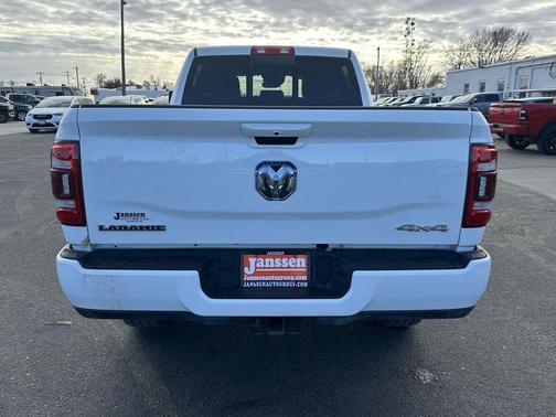 2024 RAM 2500 Laramie Crew Cab 4x4 6'4' Box