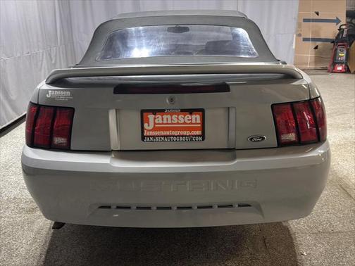 2000 Ford Mustang Base