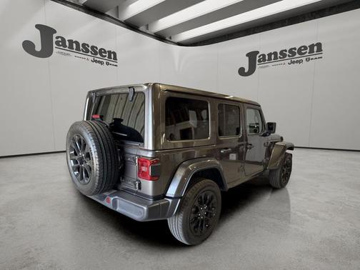 Granite Crystal Metallic Clearcoat 2025 Jeep Wrangler 4xe Sahara