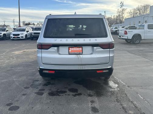 2022 Jeep Wagoneer Series II 4x4