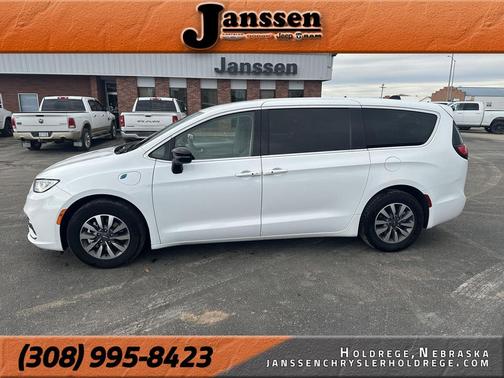 2024 Chrysler Pacifica Hybrid Select