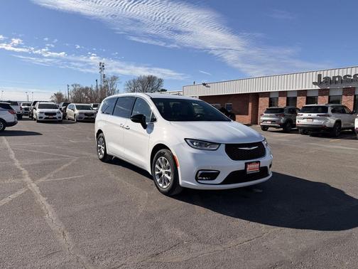 2026 Chrysler Pacifica L