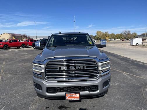 2024 RAM 2500 Laramie Crew Cab 4x4 6'4' Box