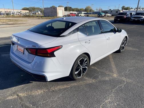 2024 Nissan Altima SR FWD