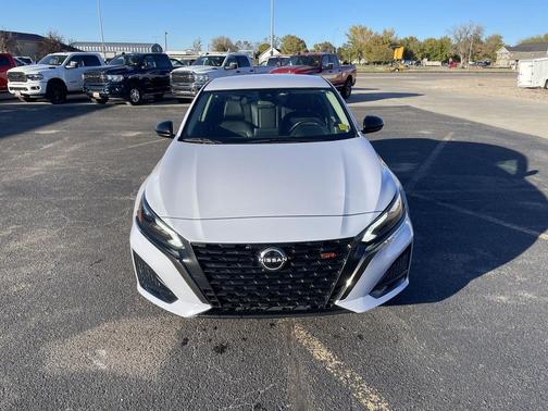 2024 Nissan Altima SR FWD