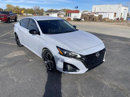 2024 Nissan Altima SR FWD